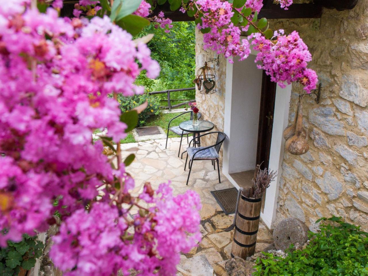 To Archontiko Guesthouse Villa Stavroúpolis Dış mekan fotoğraf